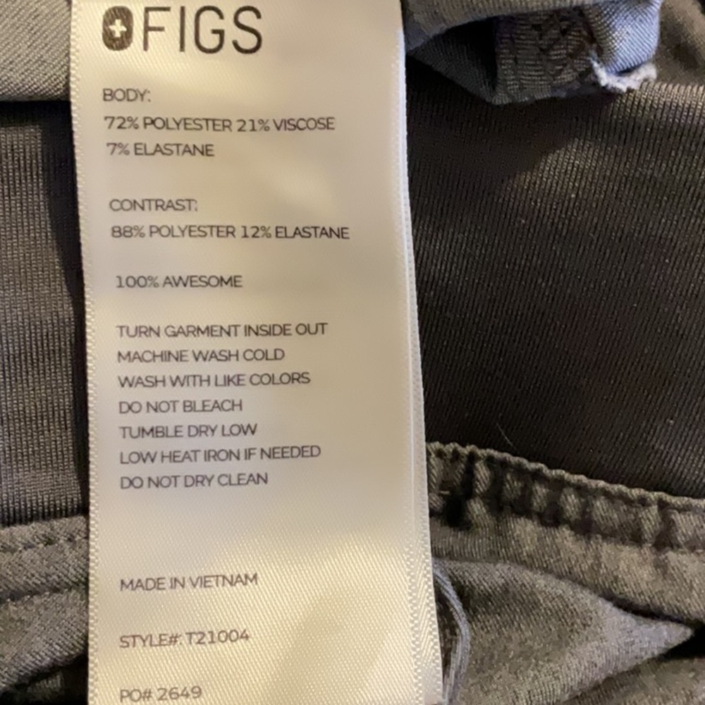FIGS Gray Scrub Set size XS Pants Casma Top - Picture 8 of 8